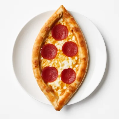 Peperoni Pide