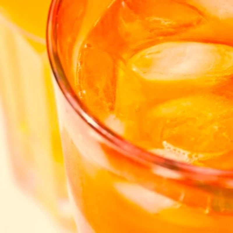 Hausgemachter Granatapfel EISTEE
